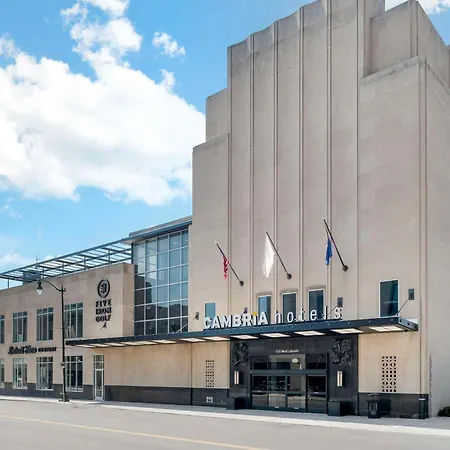 Cambria Hotel Detroit Downtown